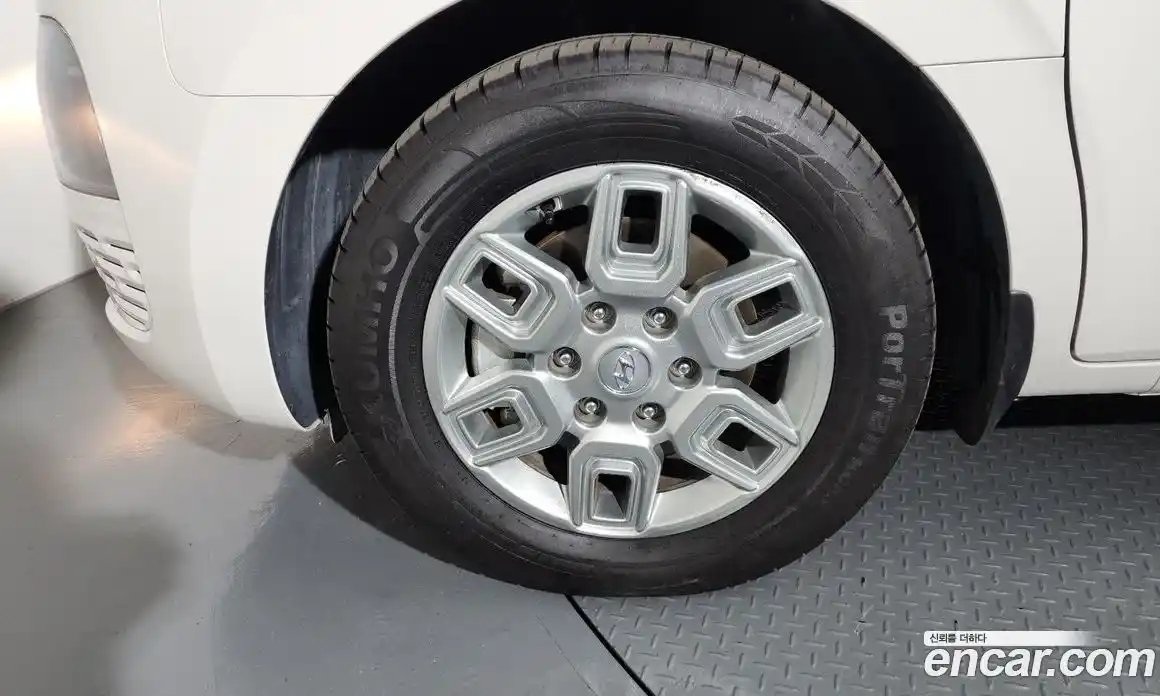 Hyundai Staria 2024 2.2 гидро, фото 5