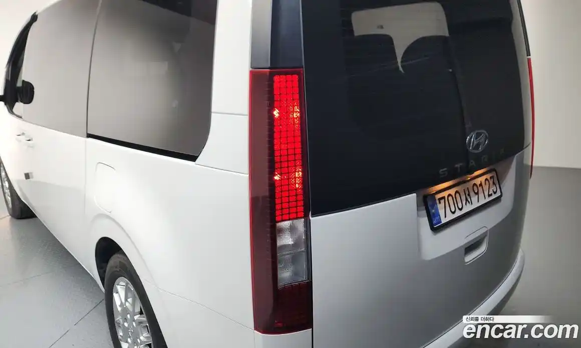 Hyundai Staria 2024 2.2 гидро, фото 9