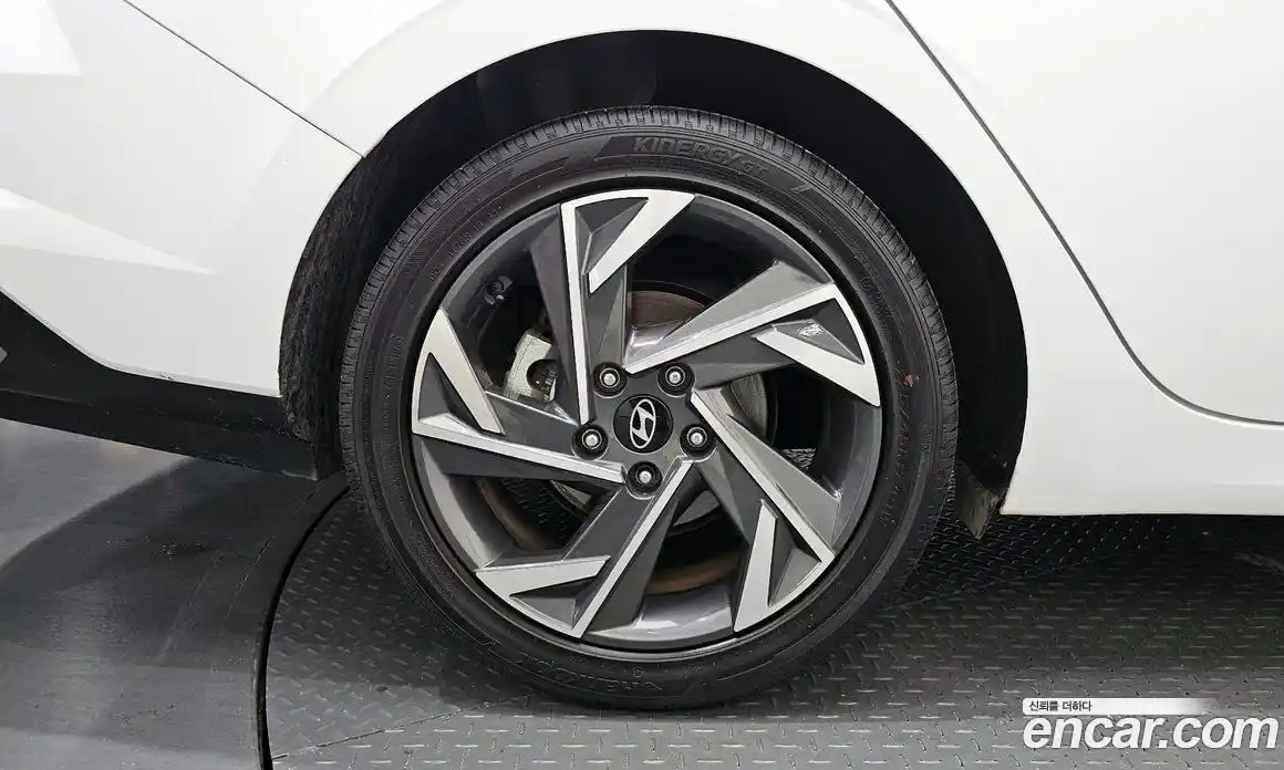 Hyundai Avante 2024 1.6 гидро, фото 4