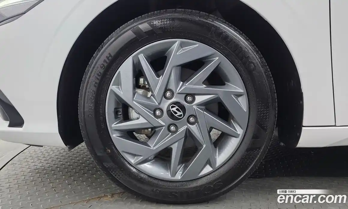 Hyundai Avante 2024 1.6 гидро, фото 5