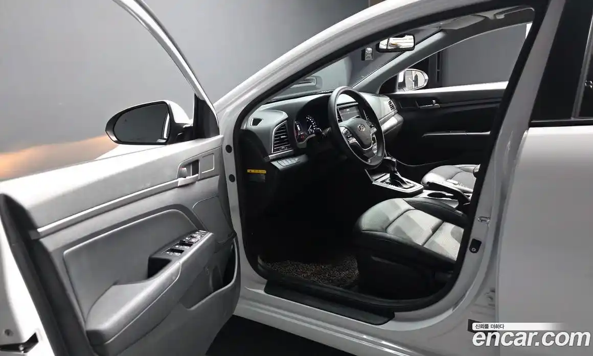 Hyundai Avante 2018 1.6 гидро, фото 10