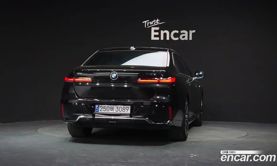 BMW 7-Series 2024 3.0 гидро, фото 4