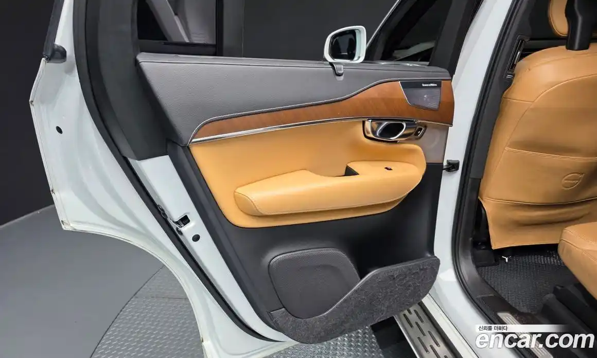 Volvo XC90 2018 2.0 автомат (гидро), фото 15