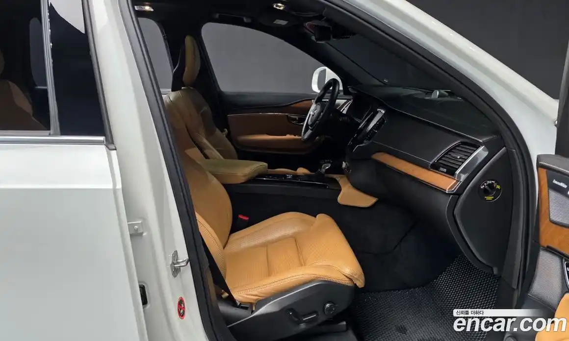Volvo XC90 2018 2.0 автомат (гидро), фото 17