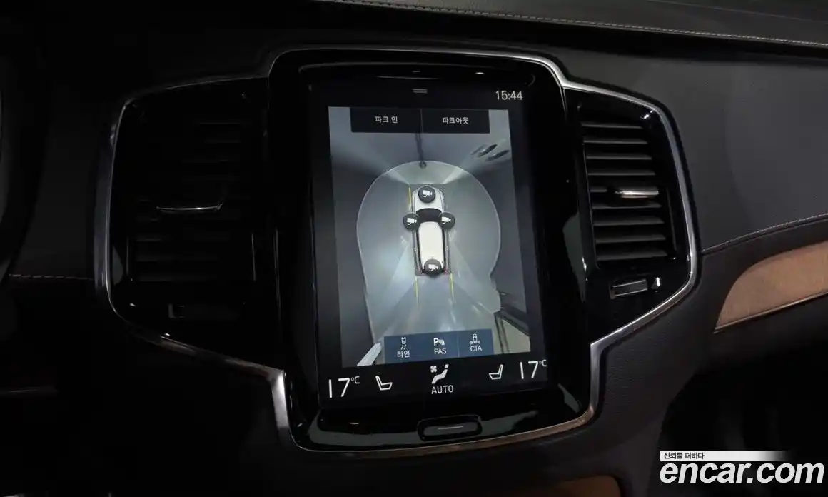 Volvo XC90 2018 2.0 автомат (гидро), фото 21