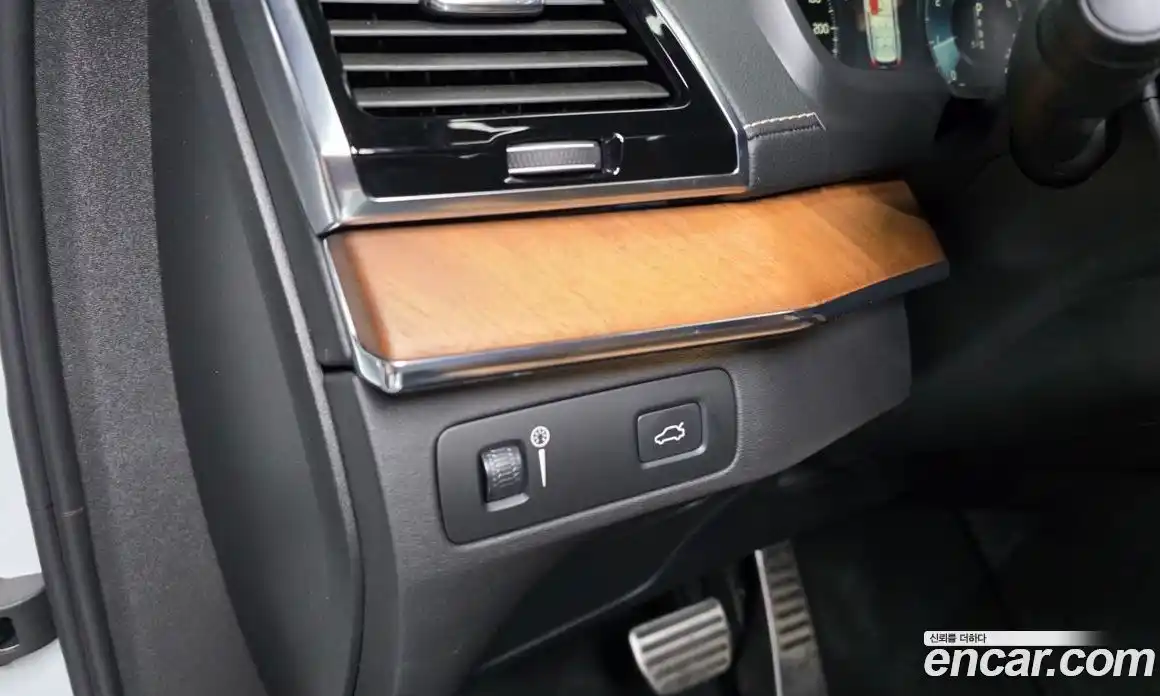Volvo XC90 2018 2.0 автомат (гидро), фото 27
