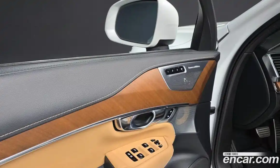 Volvo XC90 2018 2.0 автомат (гидро), фото 29
