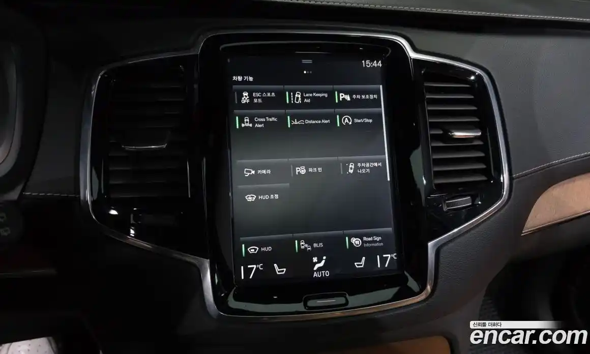Volvo XC90 2018 2.0 автомат (гидро), фото 31