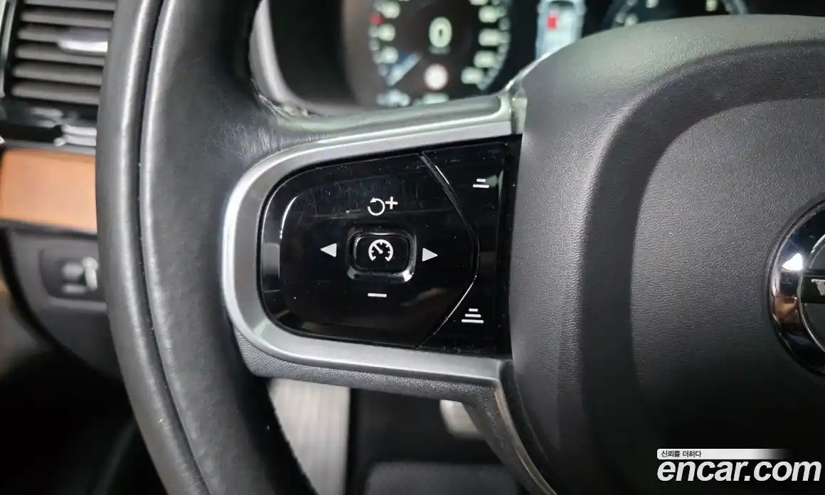 Volvo XC90 2018 2.0 автомат (гидро), фото 33
