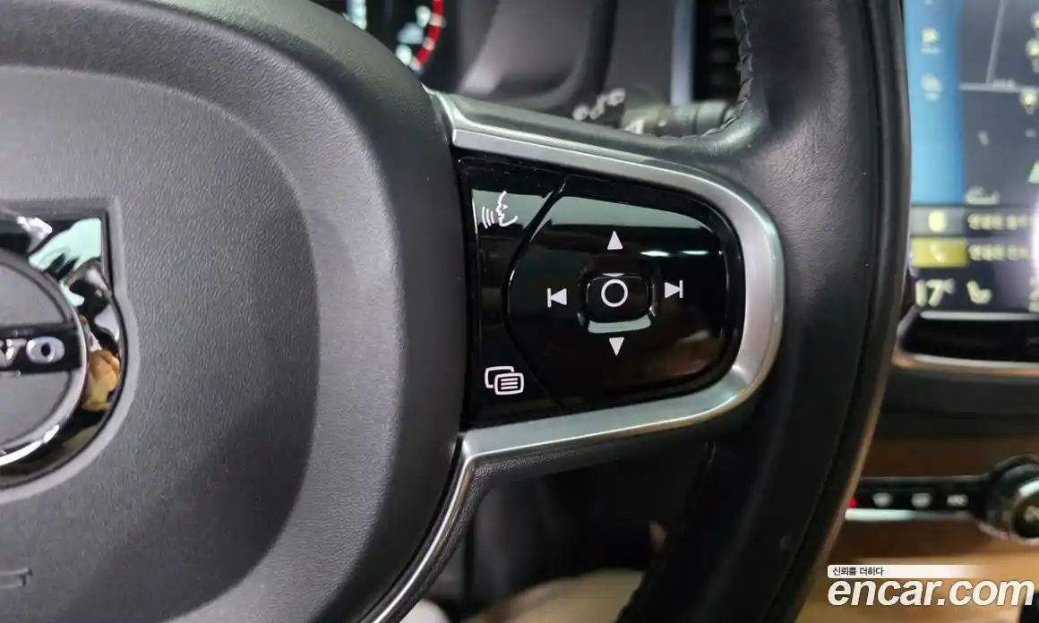 Volvo XC90 2018 2.0 автомат (гидро), фото 34