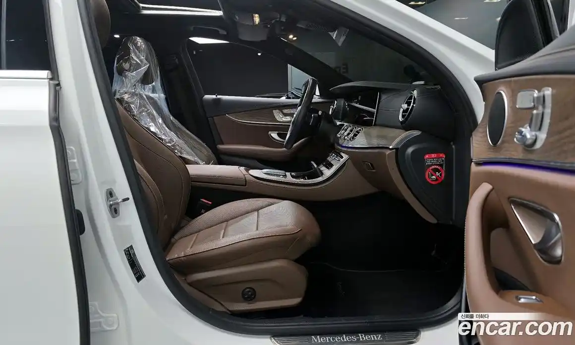 Mercedes-Benz E-Class 2023 2.0 гидро, фото 16