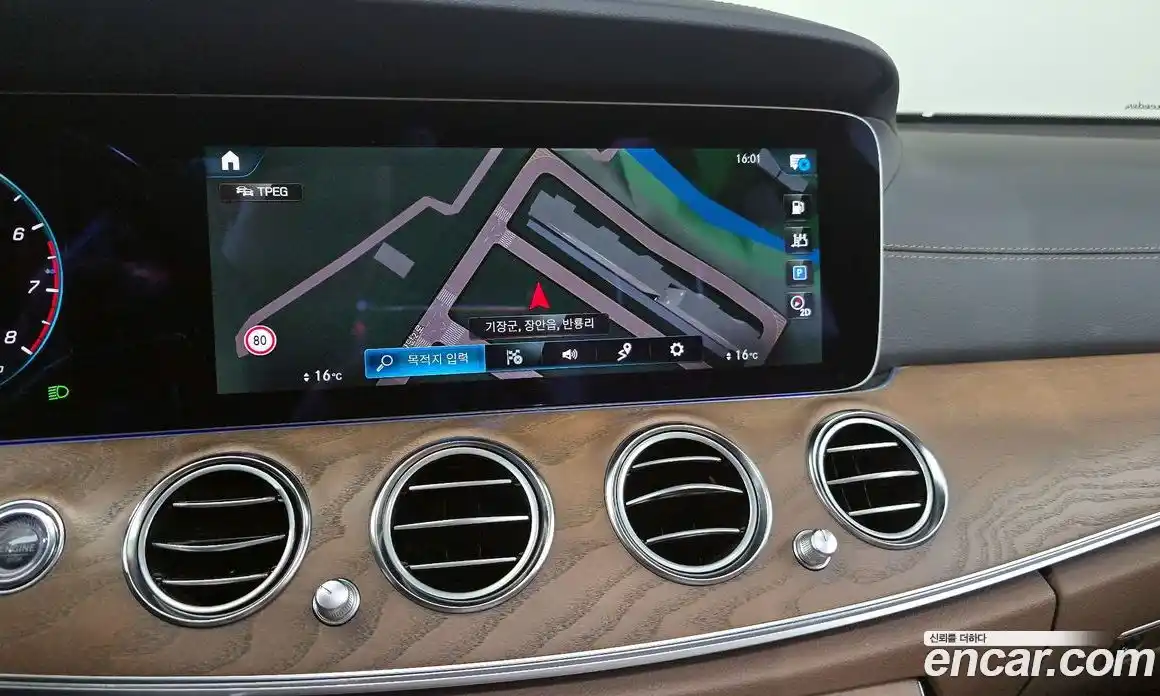 Mercedes-Benz E-Class 2023 2.0 гидро, фото 21