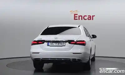 Mercedes-Benz E-Class 2023 2.0 гидро, миниатюра 4