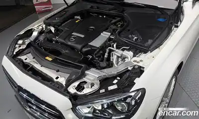 Mercedes-Benz E-Class 2023 2.0 гидро, миниатюра 6