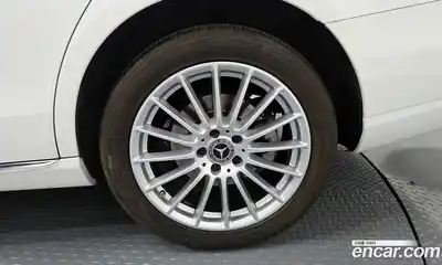 Mercedes-Benz E-Class 2023 2.0 гидро, миниатюра 7