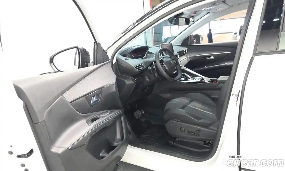 Peugeot 5008 2022 1.2 автомат (гидро), фото 13