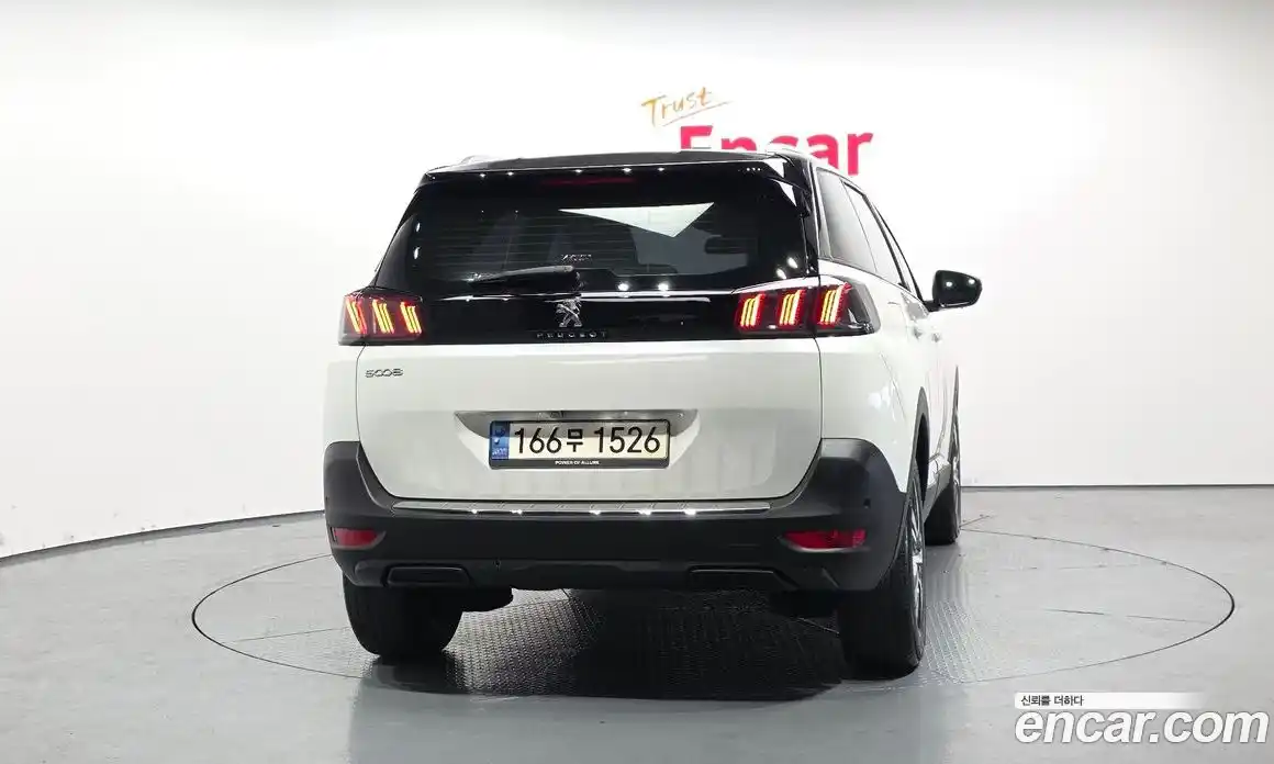 Peugeot 5008 2022 1.2 автомат (гидро), фото 4