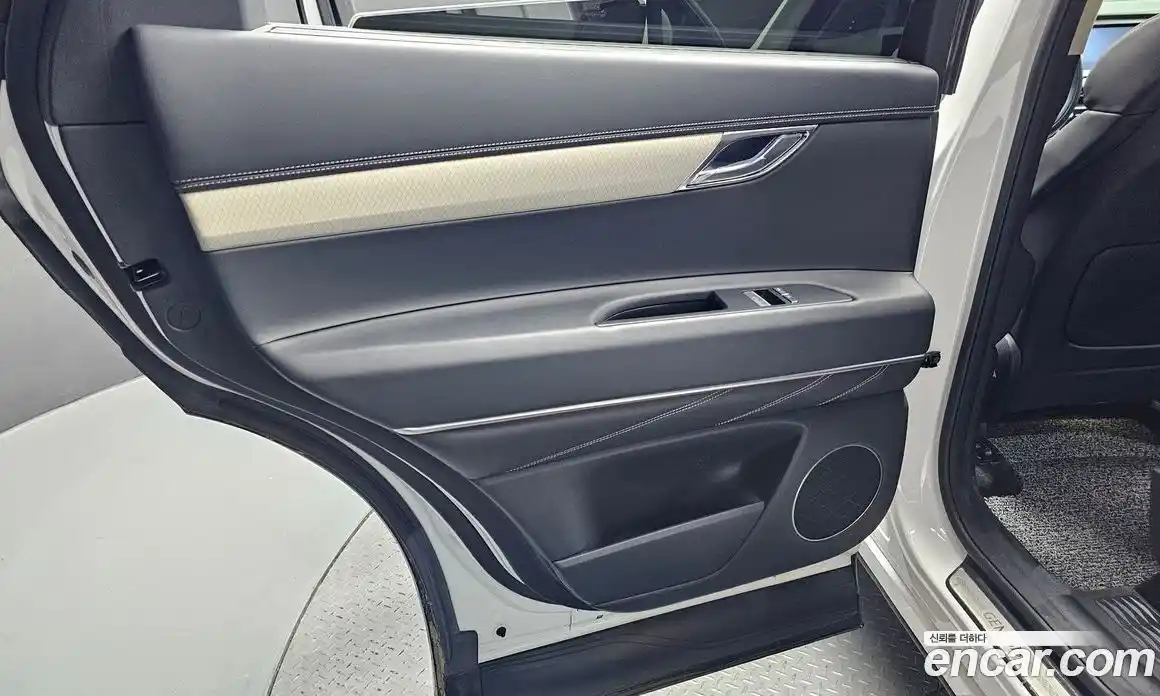 Genesis GV80 2024 2.5 гидро, фото 14