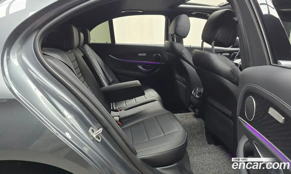 Mercedes-Benz E-Class 2023 2.0 автомат (гидро), фото 12
