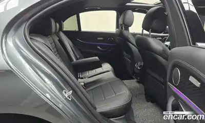 Mercedes-Benz E-Class 2023 2.0 автомат (гидро), миниатюра 12
