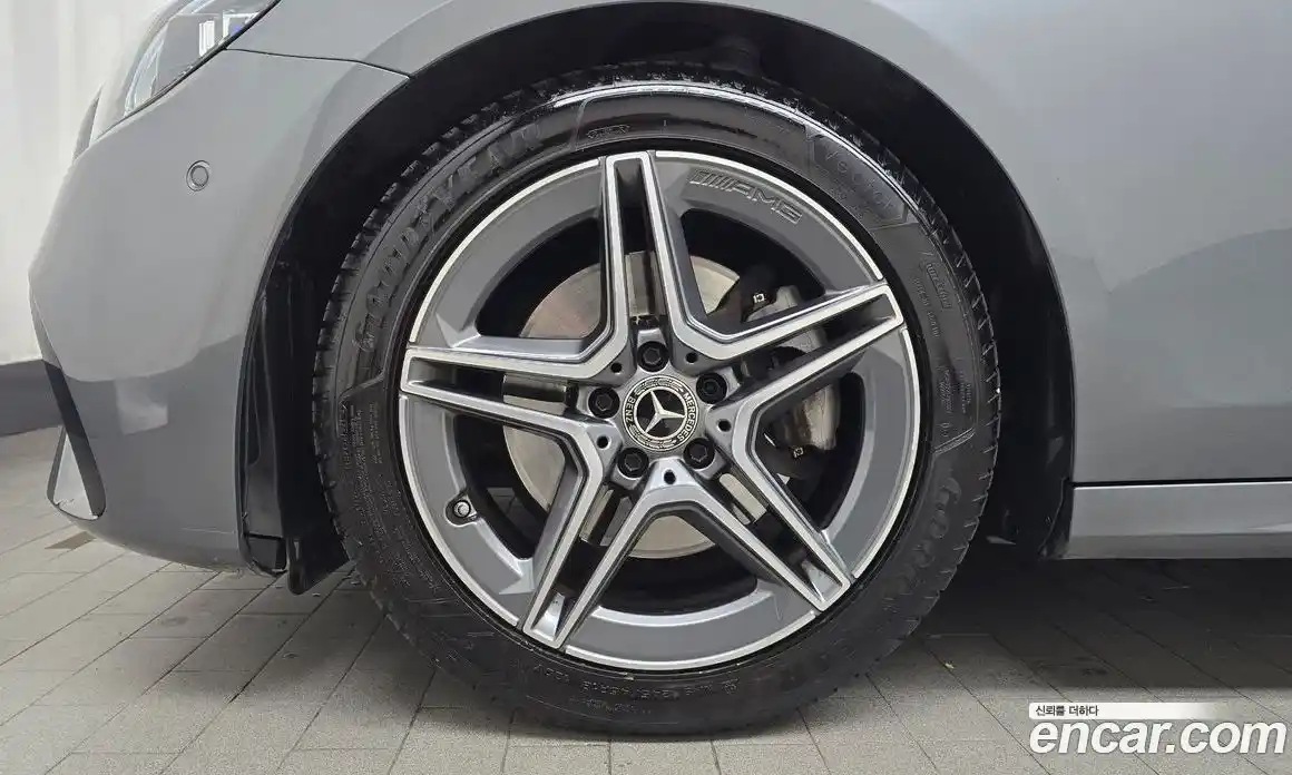 Mercedes-Benz E-Class 2023 2.0 автомат (гидро), фото 5