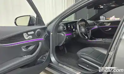 Mercedes-Benz E-Class 2023 2.0 автомат (гидро), миниатюра 10