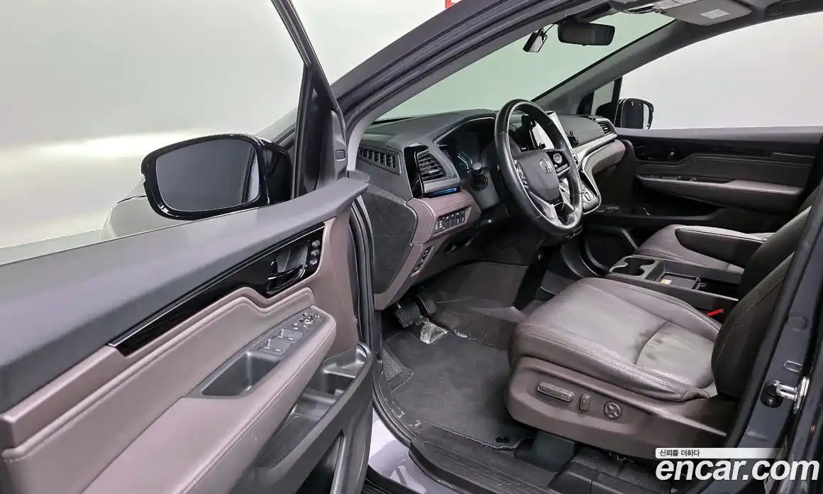 Honda Odyssey 2018 3.5 автомат (гидро), фото 13