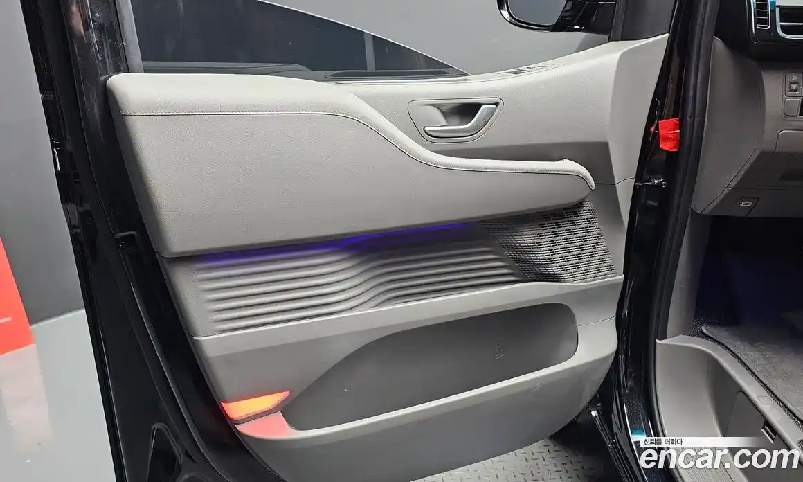 Hyundai Staria 2025 1.6 гидро, фото 14