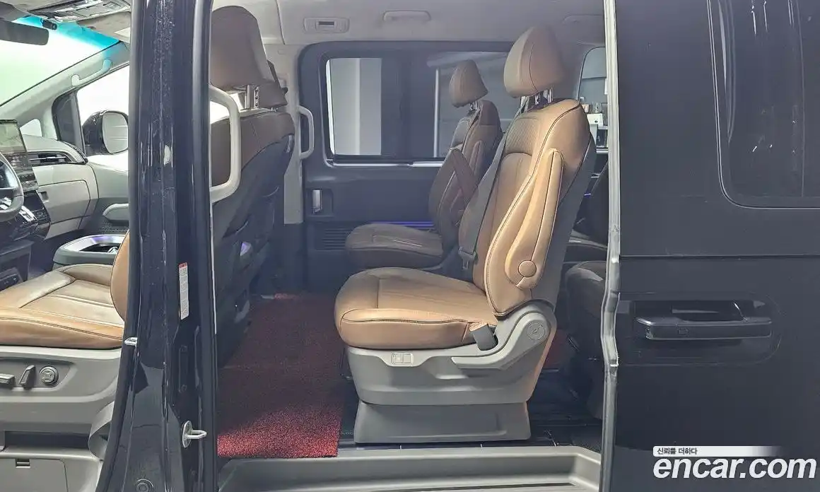 Hyundai Staria 2025 1.6 гидро, фото 16
