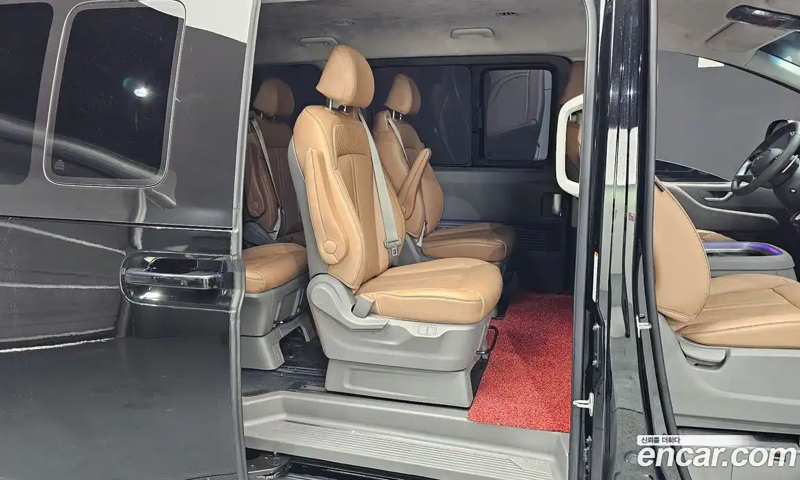 Hyundai Staria 2025 1.6 гидро, фото 18