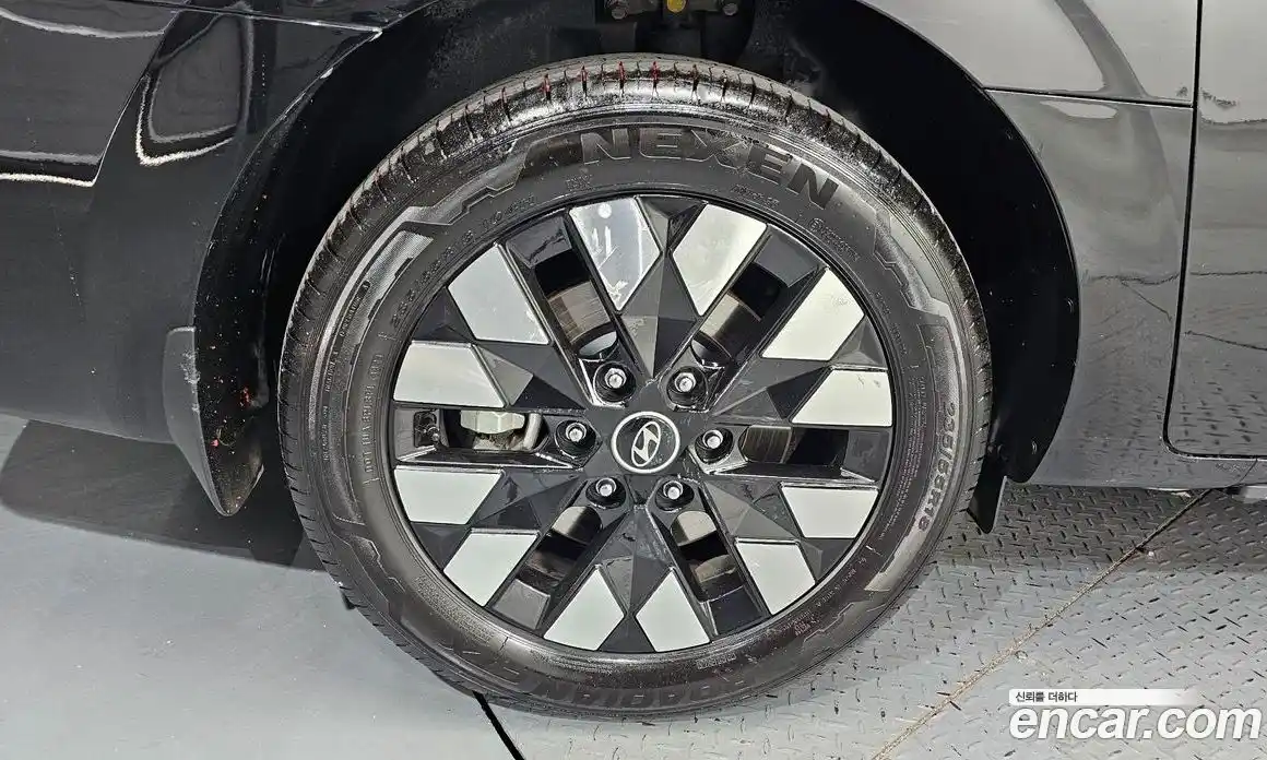 Hyundai Staria 2025 1.6 гидро, фото 5