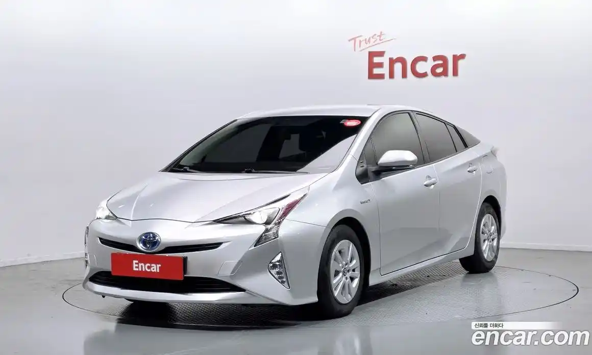 Toyota Prius 2018 1.8 гидро, фото 1