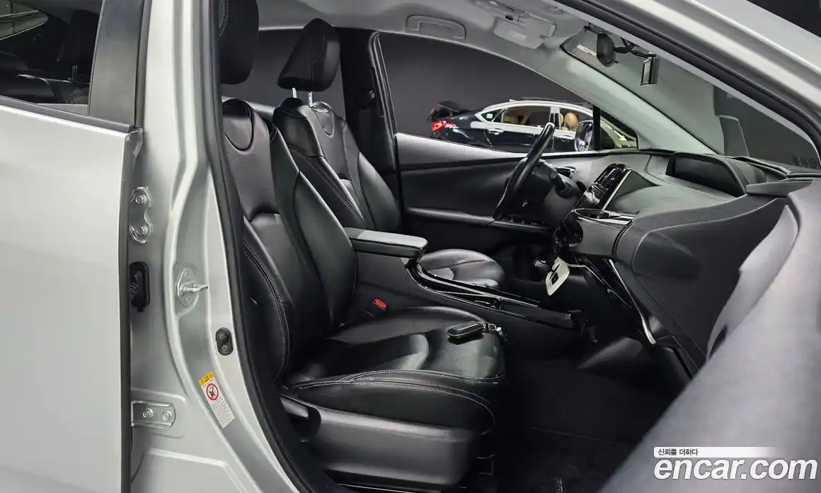 Toyota Prius 2018 1.8 гидро, фото 16