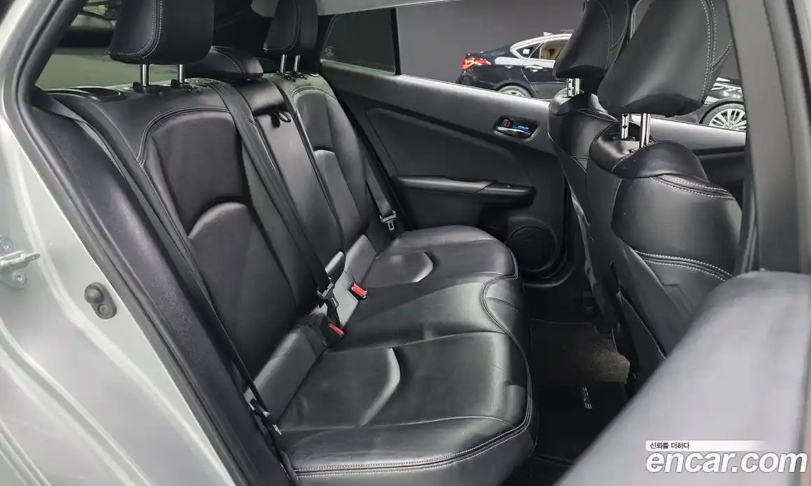Toyota Prius 2018 1.8 гидро, фото 17