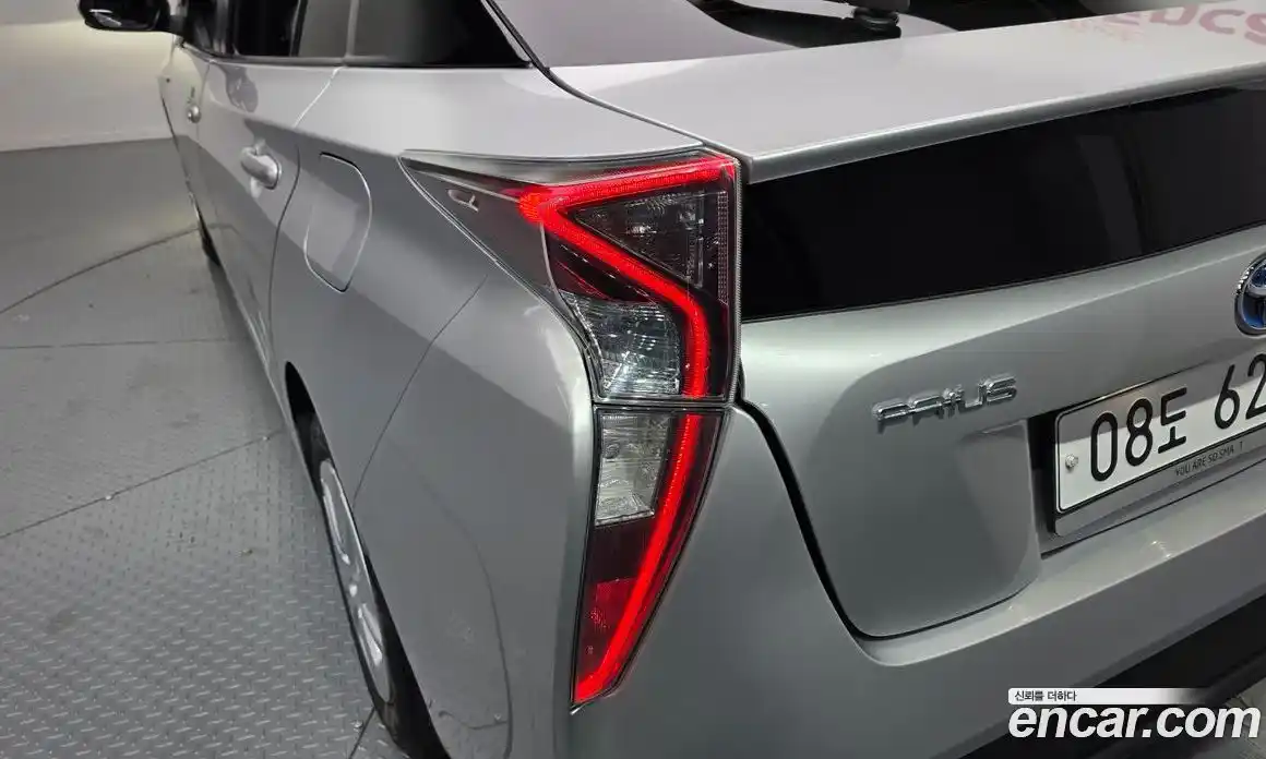 Toyota Prius 2018 1.8 гидро, фото 9