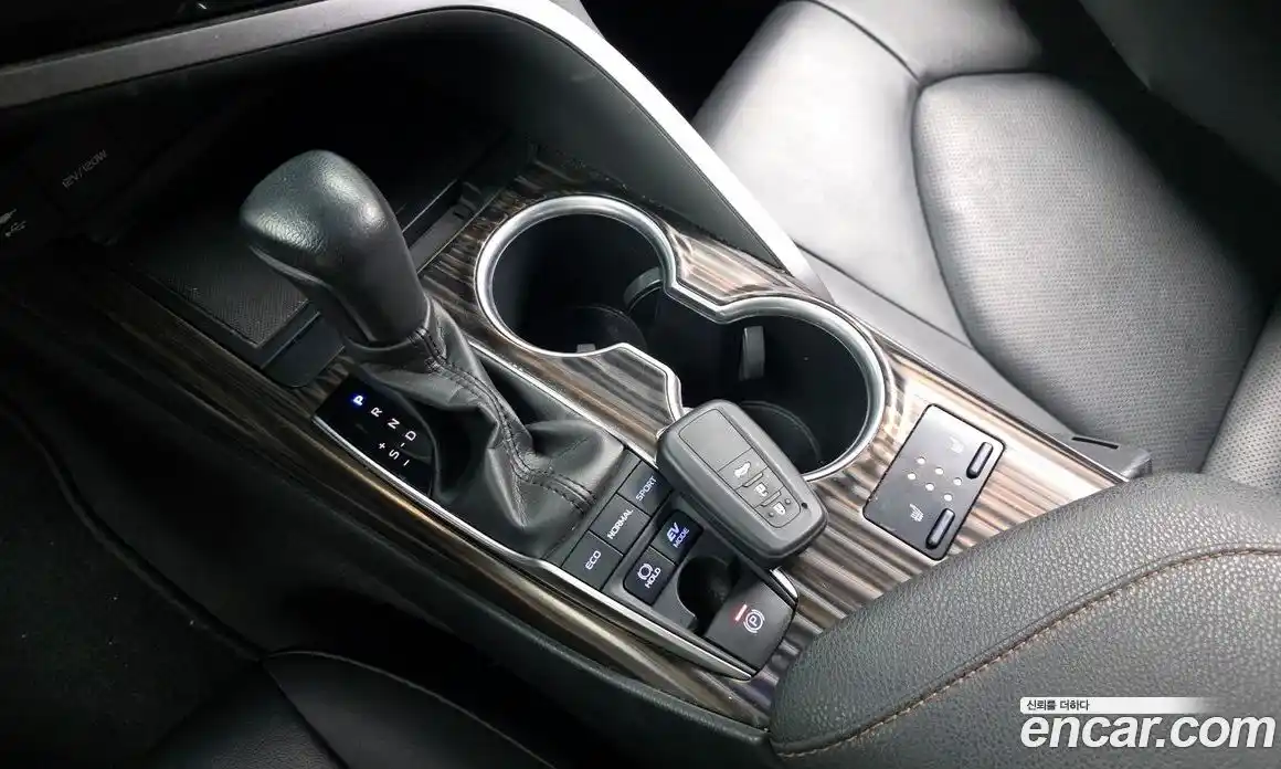 Toyota Camry 2019 2.5 гидро, фото 9