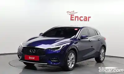 Infiniti Q30