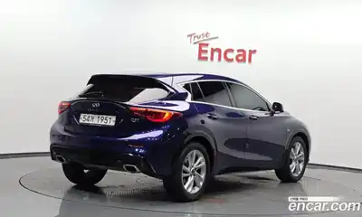 Infiniti Q30 2018 2.0 гидро, миниатюра 2