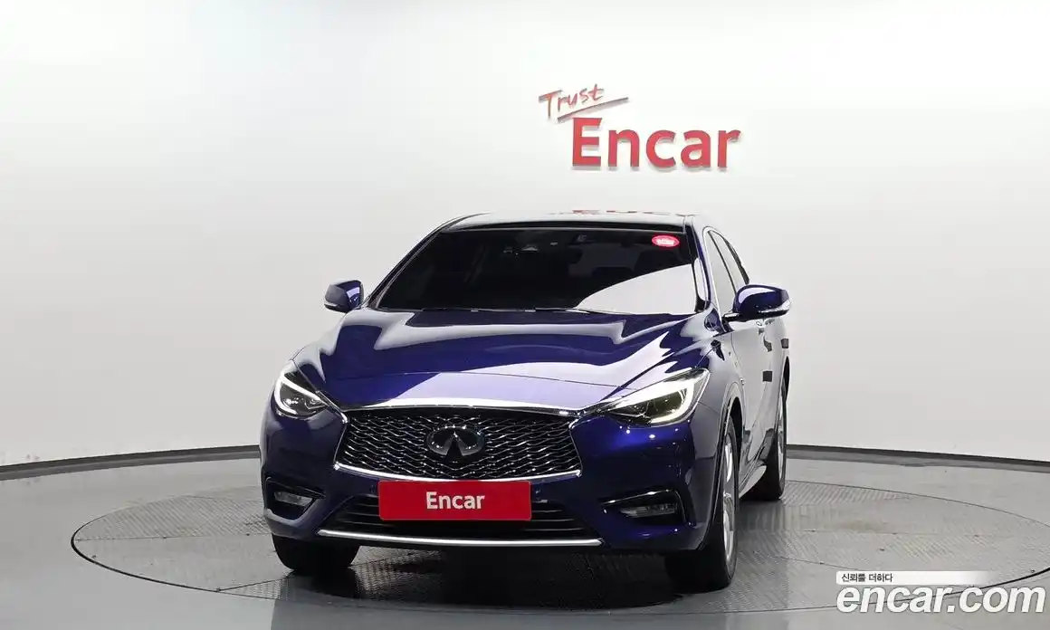 Infiniti Q30 2018 2.0 гидро, фото 3
