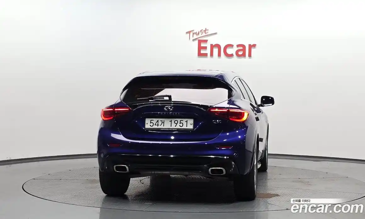 Infiniti Q30 2018 2.0 гидро, фото 4
