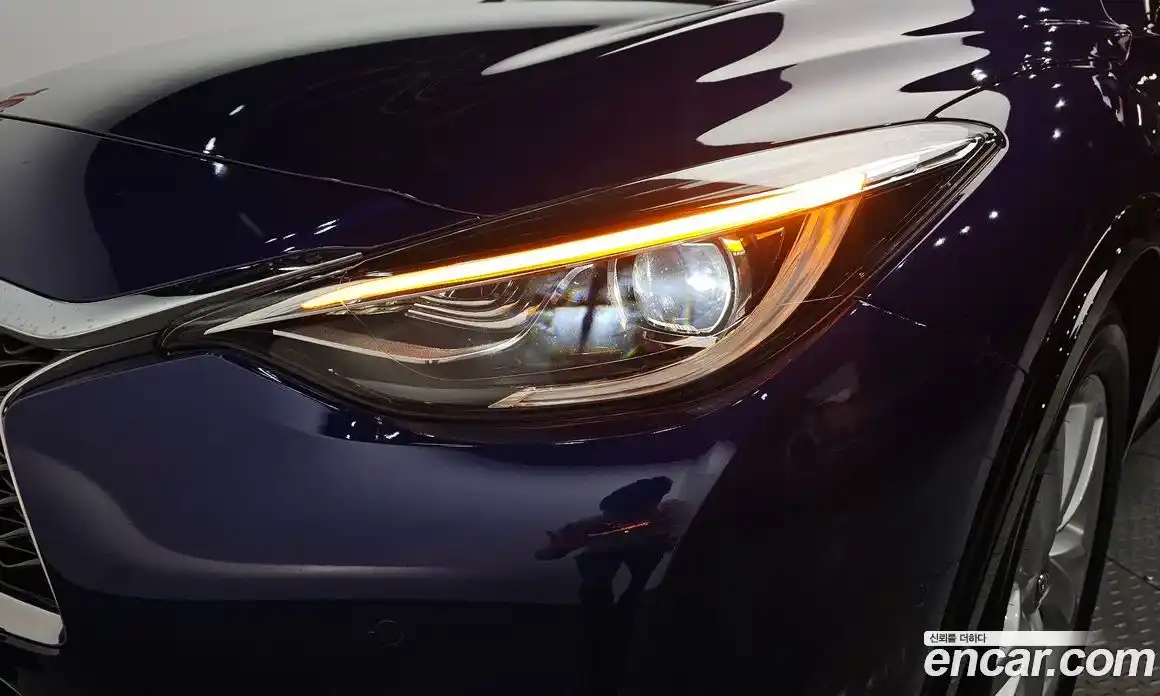 Infiniti Q30 2018 2.0 гидро, фото 8