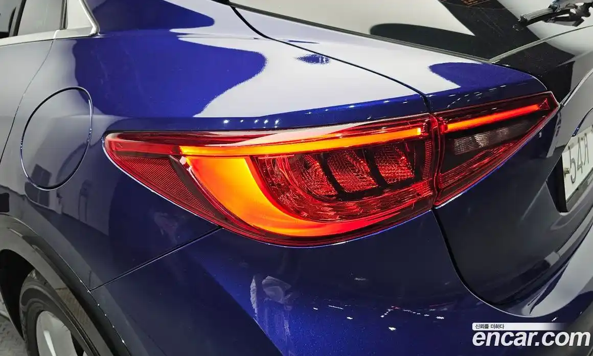 Infiniti Q30 2018 2.0 гидро, фото 9