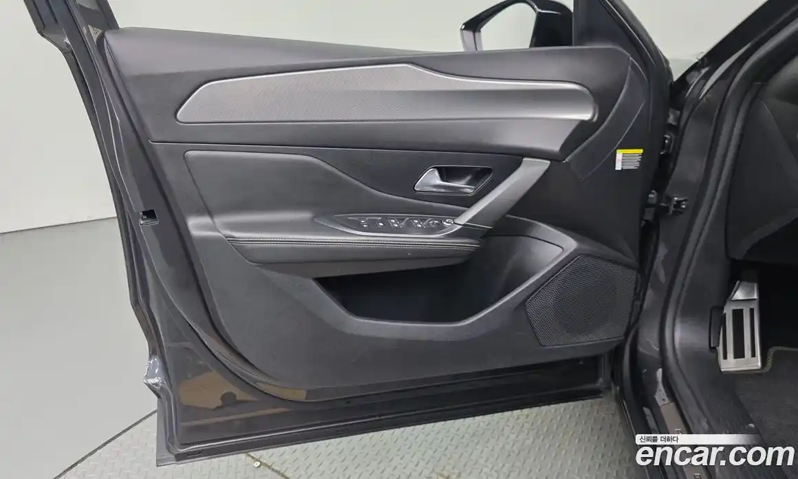 Peugeot 408 2023 1.2 автомат (гидро), фото 14