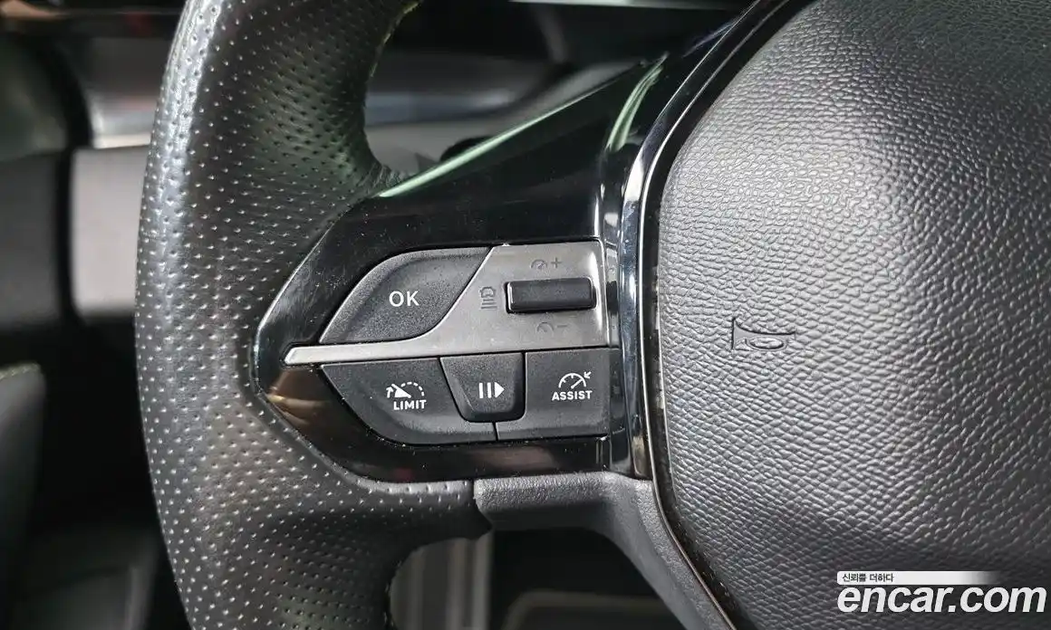 Peugeot 408 2023 1.2 автомат (гидро), фото 33