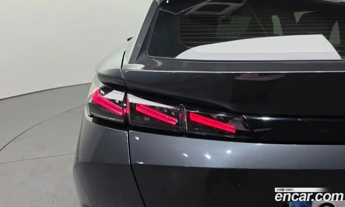 Peugeot 408 2023 1.2 автомат (гидро), фото 9
