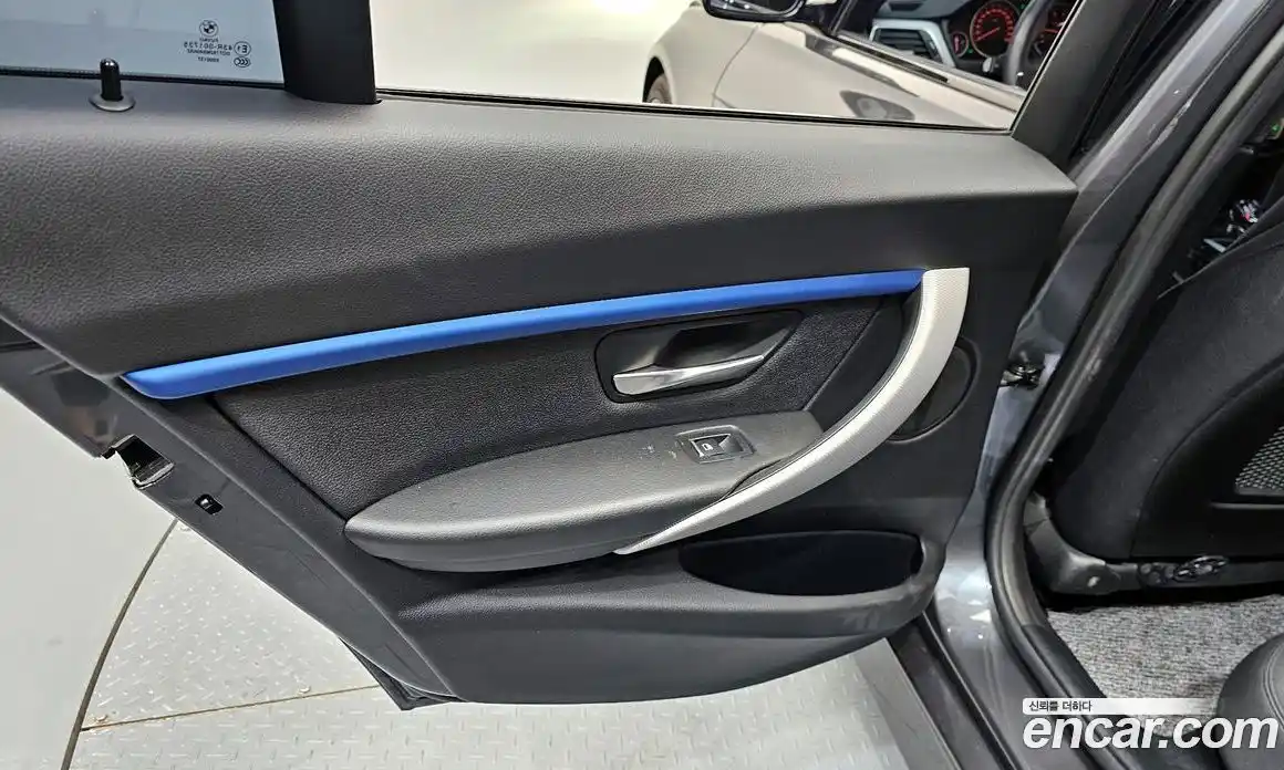 BMW 3-Series 2018 2.0 гидро, фото 15