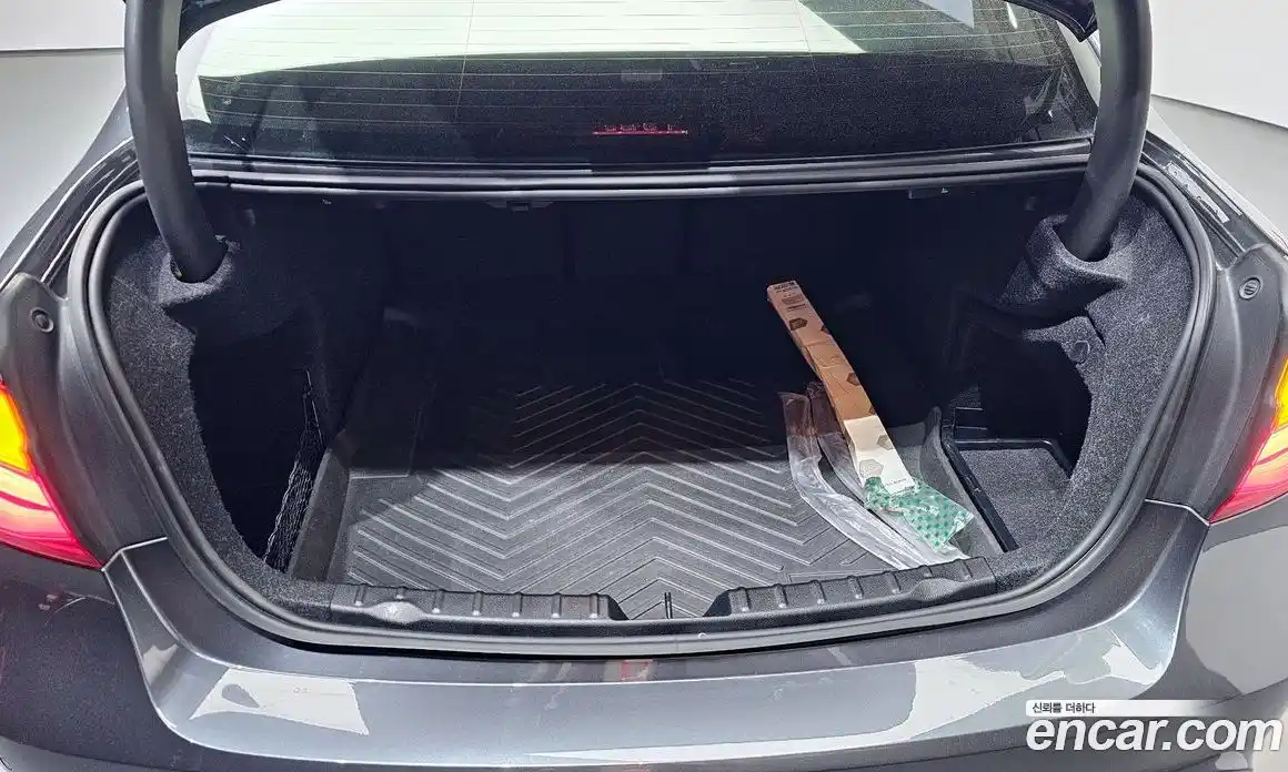 BMW 3-Series 2018 2.0 гидро, фото 26