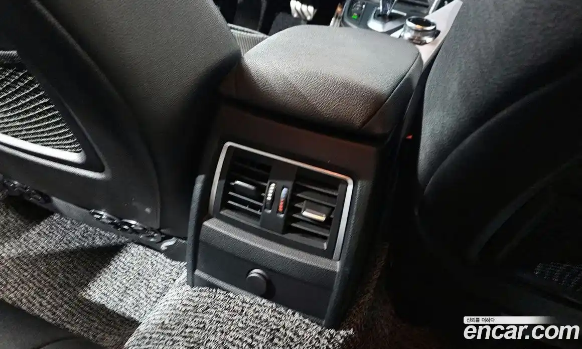 BMW 3-Series 2018 2.0 гидро, фото 30