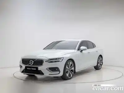 Volvo S60, 2024, 10 198 км