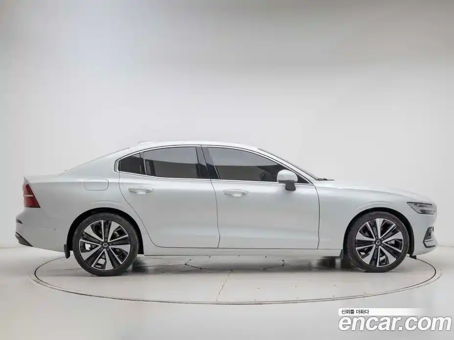 Volvo S60 2024 2.0 автомат (гидро), фото 3